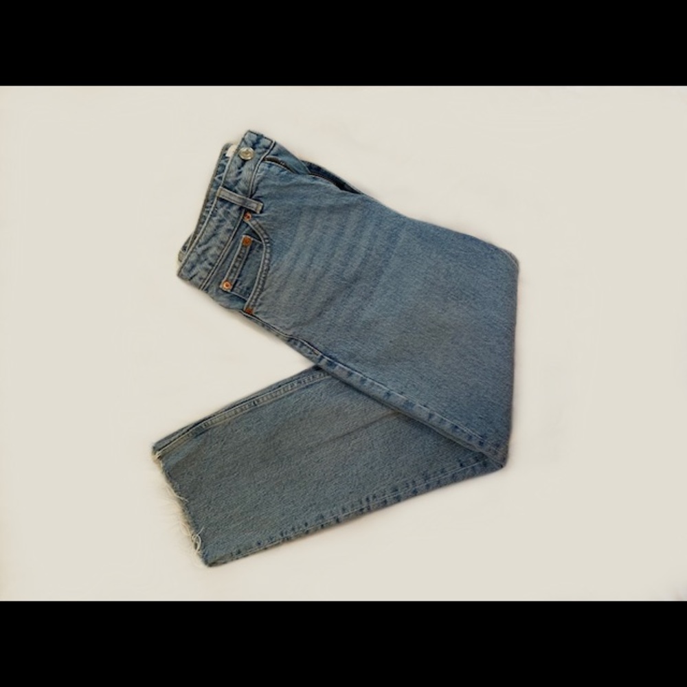 Topshop straight left cut off jeans